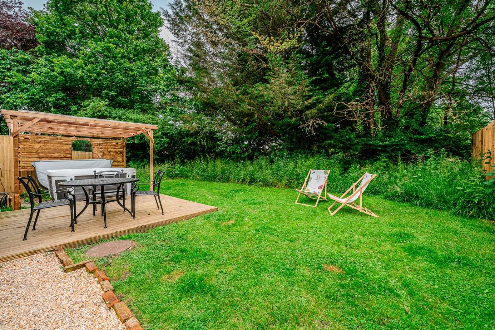Cozy Cottage With Hot Tub! Cadnam Εξωτερικό φωτογραφία